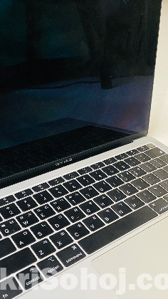 Macbook air 2019 (13 inch Retina display)
